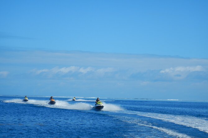 2 hours discovery tour of Moorea by Jet Ski - Riding along Moorea’s north coast
