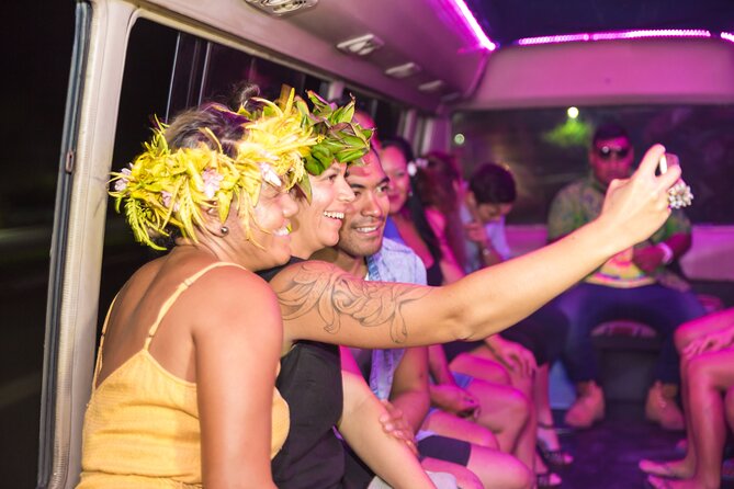 4-Hour Rarotonga Going Troppo Nightlife Tour - The Hula Bar starts the evening