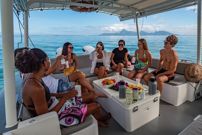 4 Hours of Humpback Whale Watching in Tahiti - Boat watching comes before any snorkeling