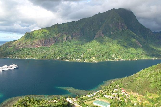 4x4 Moorea Safari Tours : Private tours - Pineapple country and Moorea’s farming side