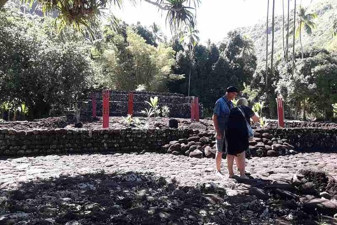 5 Hours Tahiti Island Tour - West and East Coast - Vaipahi Gardens slow the pace for a moment