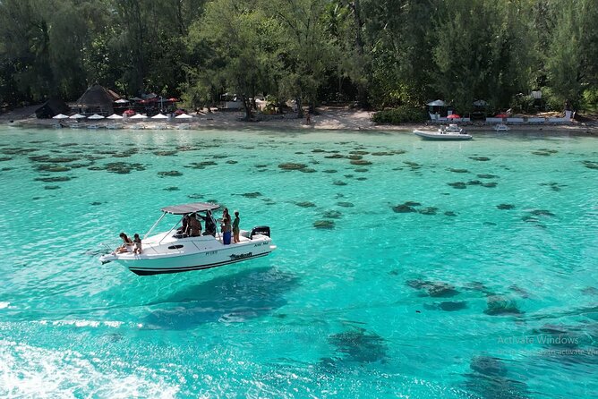 6 Hour Private Boat Activity with Snorkeling & Lunch - Guides, photos, and the human touch
