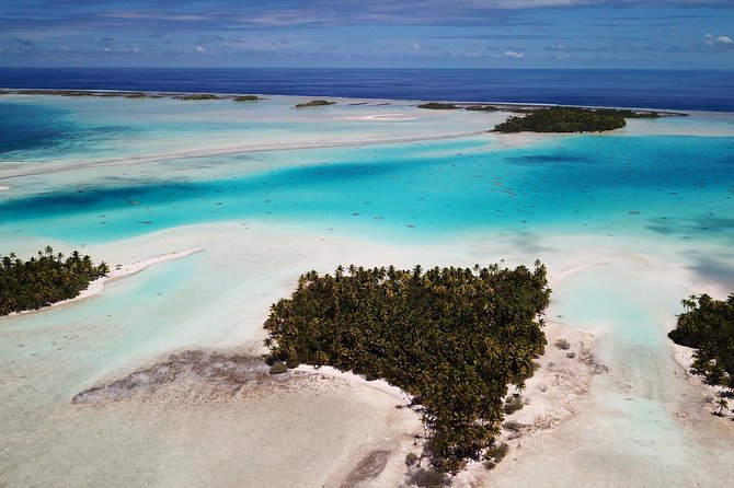 BLUE LAGOON | Eco-tour | Snorkeling Avatoru | Secret Green Lagoon - The boat ride to the Bay of Sharks