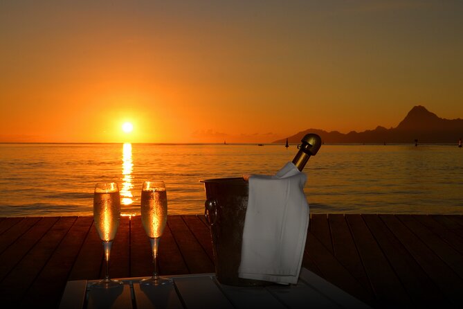Boat Trip with Sunset in Tahiti - A small boat and a big Pacific sunset