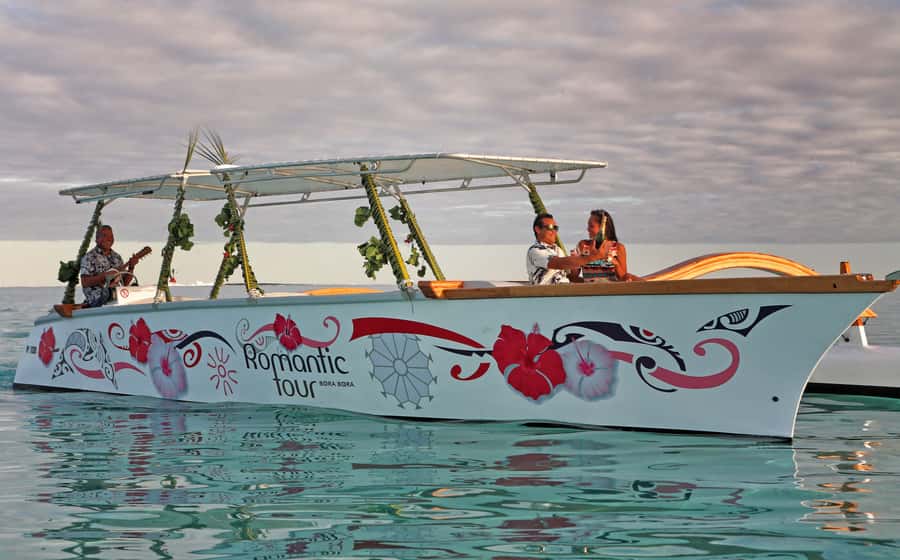Bora Bora: Combo Sunset Cruise & Romantic Dinner at St James - Key points to know before booking