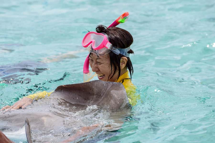 Bora Bora: Full-Day Lagoon Snorkelling Tour - The circle-island boat ride