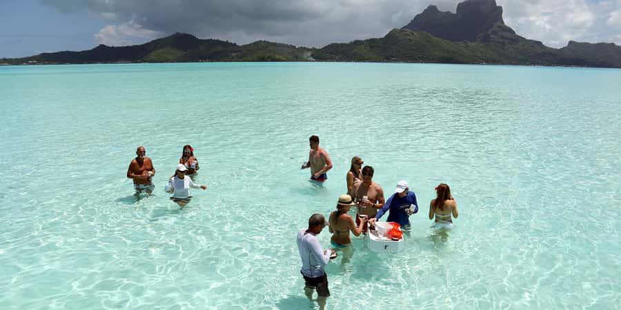 Bora Bora: Half Day Catamaran Sailing & Snorkelling - Paradise Bay, the floating bar, and the social finish