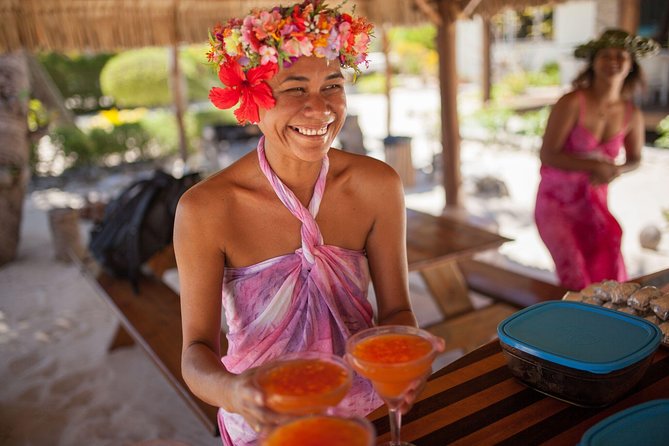 Bora Bora Snorkel Cruise by Polynesian Outrigger Canoe with BBQ Island Lunch - A Polynesian BBQ lunch on a small motu