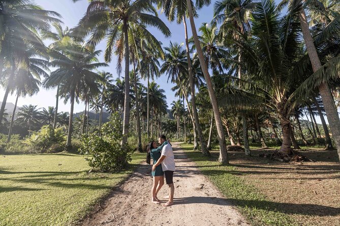 Cook Islands Family or Couple Photo Session - Working with Charlotte and Miri