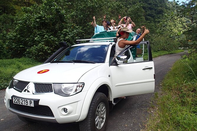 Crossing Over Tahiti Island Safari 4x4 - Group size, languages, and the feel of the day