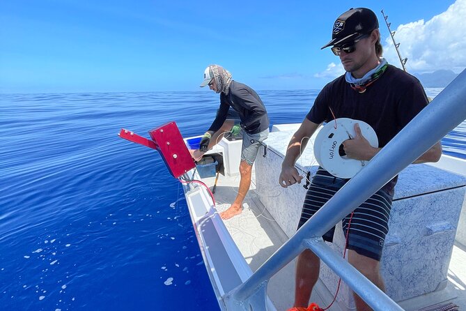 DEEP SEA FISHING 1/2 day (private group) - Meeting the crew at Happy Tuna in Arue