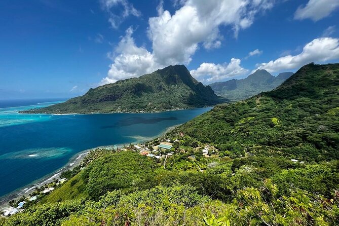 Discovering Moorea from Tahiti in 4x4 with the Ferry Terevau - Why a 4x4 is the right way to see Moorea