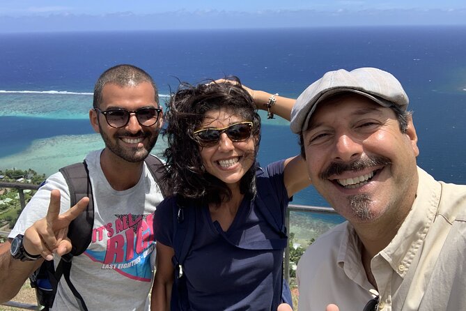 Discovering Moorea from Tahiti in 4x4 with the Ferry Terevau - Belvedere Lookout and Moorea’s two bays
