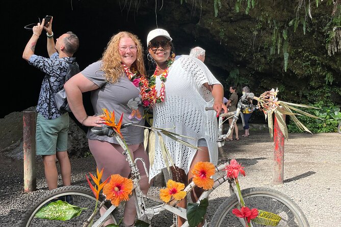 Discovering the emblematic sites of Tahiti - Faarumai Waterfalls in Papenoo Valley