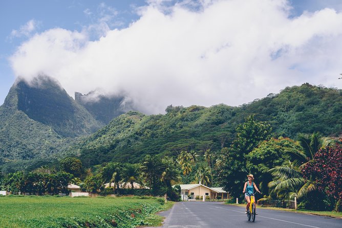 E-Bike Moorea Electric Bike Rental Moorea - Meeting Jesse and Audrey at the port or hotel