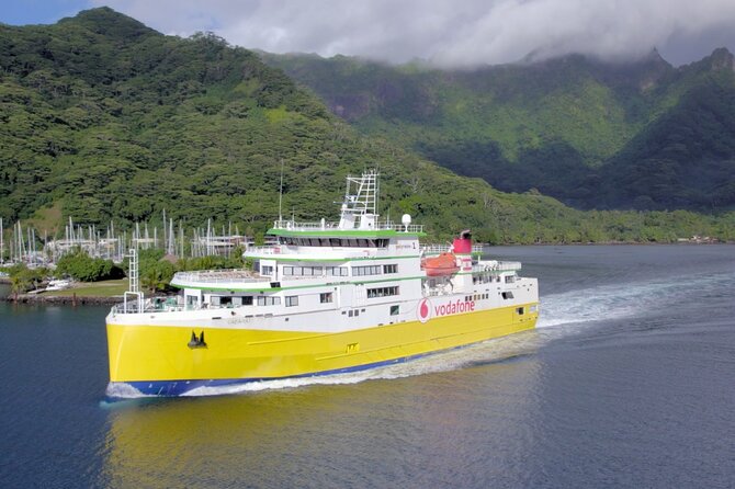 Ferry Transfer between Papeete, Tahiti and Moorea - Inside the Boat: Practical Comfort for a Short Ride