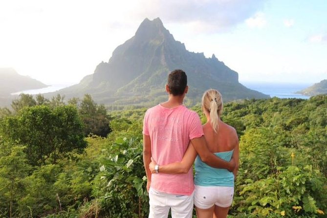 Franckyfranck Tours Moorea - Half day Tours - Magic Mountain gives you the big Moorea view