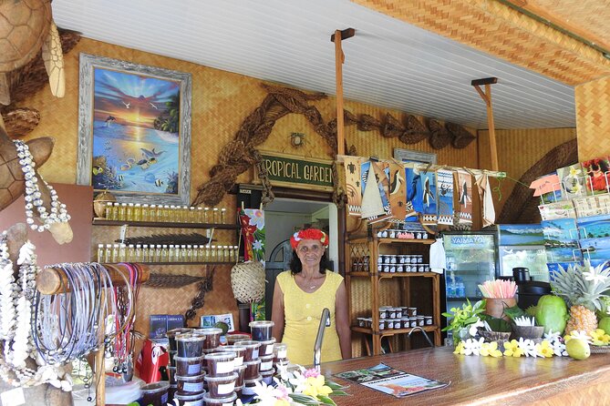 Franckyfranck tours Moorea - Tours privés // Private half day tours - Moorea Tropical Garden, vanilla, and homemade treats