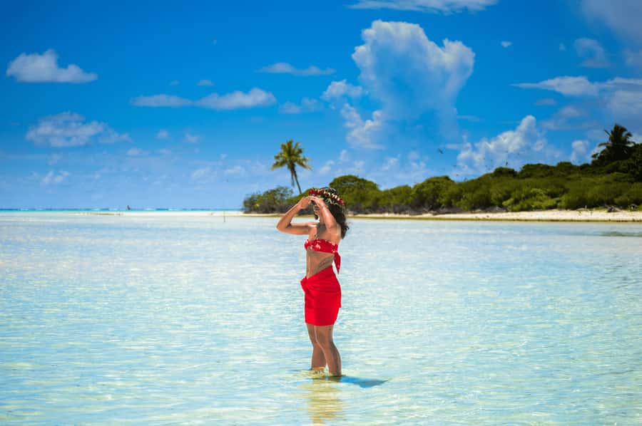 From Tahiti: Tetiaroa Island Tour by Sailing Catamaran - Crew service and language expectations
