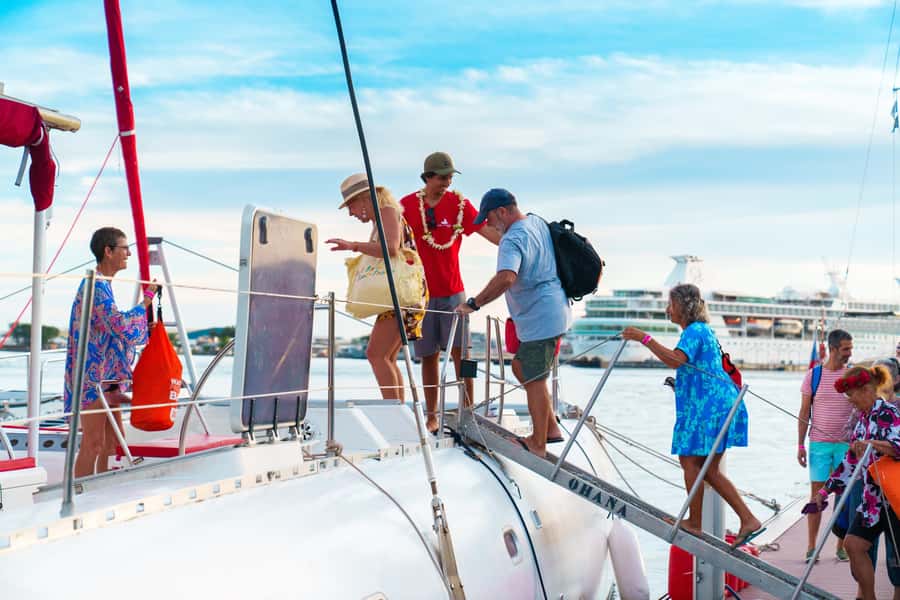 From Tahiti: Tetiaroa Island Tour by Sailing Catamaran - The return trip, fruit salad, and punch