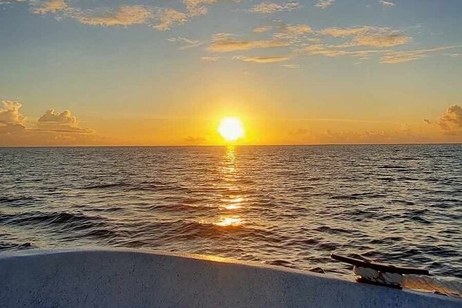 Guided sunset cruise on Raiatea Lagoon - Raiatea sunset cruise: what the evening is really about