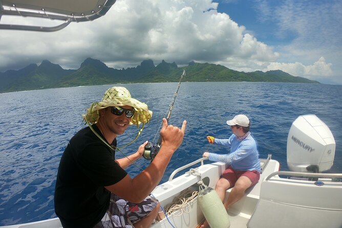 Half-day Big Fishing in Moorea on shared tour - A small boat group can improve the experience