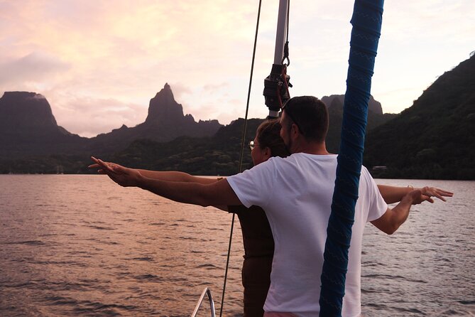 Half day whale watching - Without launch - A private sailboat, not a standard Moorea cruise
