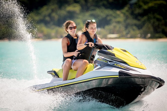 Island jet tour - The ride through the turquoise lagoon