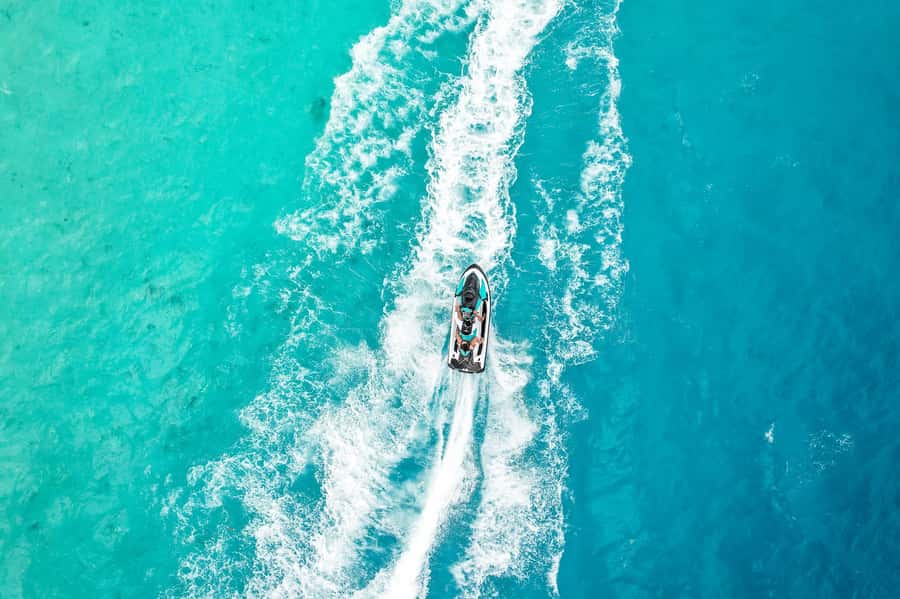 Jet Ski Around Bora Bora - Speed Through Paradise - Getting started with the jet ski