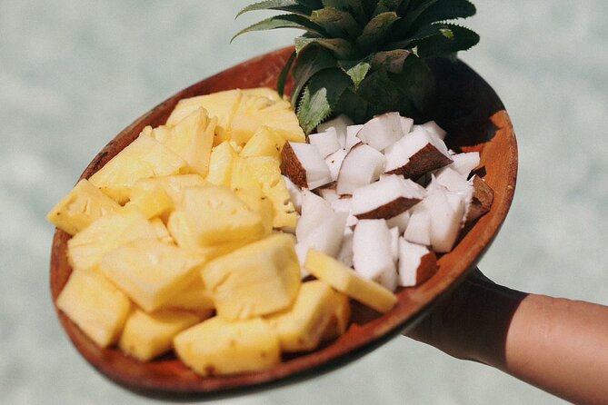 Lagoon and Marine Wildlife Tour in Moorea - Fruit and Local Refreshments Onboard
