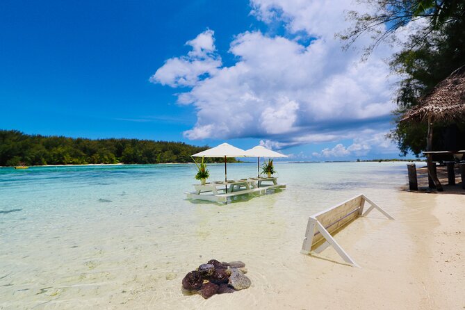 Lagoon Tour + lunch with your feet in the water on a Motu - The motu visit feels more personal than a resort stop