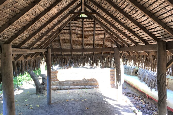 Land and Sea cultural tour to discover traditions, heritage and the lagoon - Lunch with your feet in the water