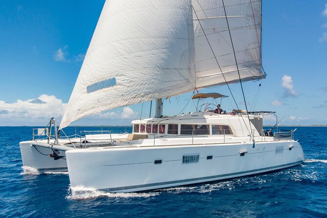 Luxury Private Moorea Cruise Tour - A private boat day from Vaiare Marina