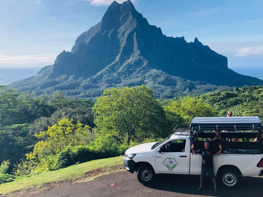Moorea:4X4 safari excursion between land and sea with lunch - A six-hour introduction to Moorea’s mountains and bays