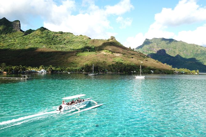 Moorea 6-Hour Snorkeling and Lunch Shared Tour - Cook’s Bay and Opunohu Bay from the water
