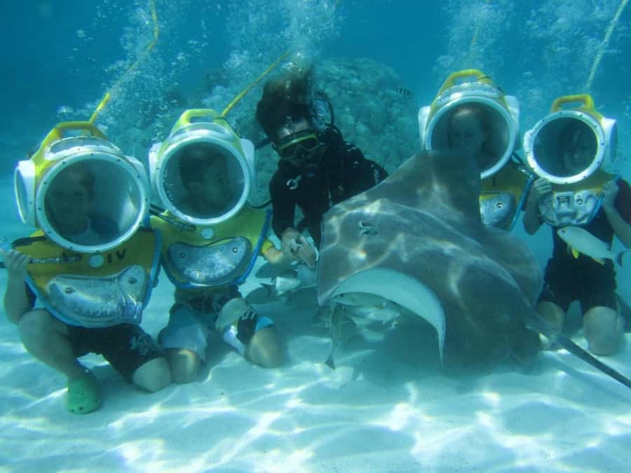 Moorea: Aquablue Helmet Underwater Walking Experience - A short boat ride to Motu Fareone or Papetoaï