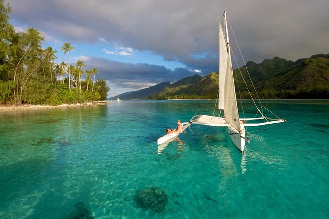 Moorea Discovery Half-day Sailing - Leaving shore for the Moorea Lagoon