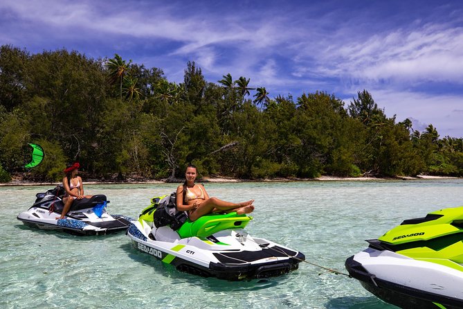 Moorea Explorer Jet Ski tour - Learning to handle your own jet ski