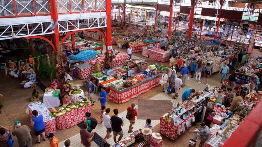 Papeete : walking tour - Town Hall and Papeete’s civic center