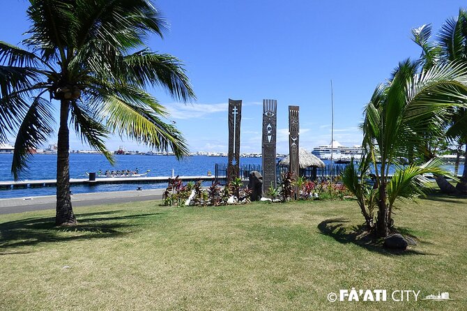 Papeete Walking Tour - Tahiti - Mairie de Papeete: reading the colonial past