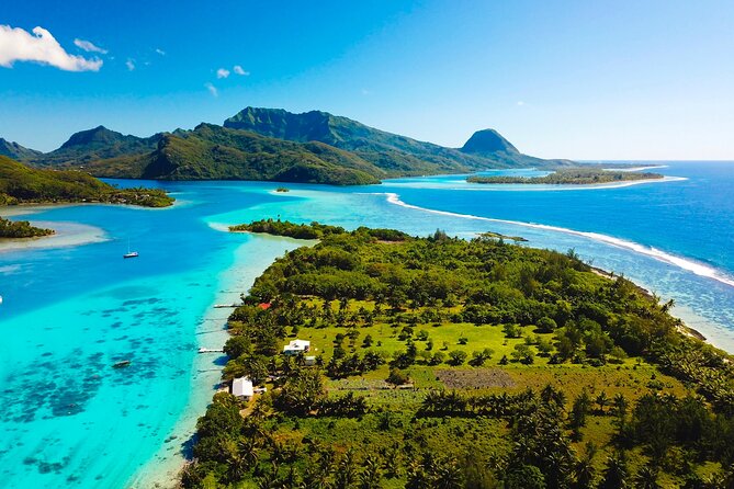 Private 30-minute flight downwind of Huahine - Practical details at Huahine airport