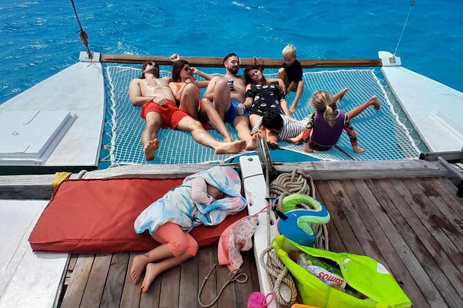 Private Half Day Sailing Excursion on the Lagoon of Tahiti - A private Polynesian canoe on Tahiti’s lagoon