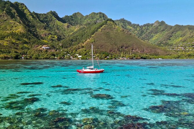 PRIVATE Half Day Tour : Moorea Snorkeling & Sailing on a Catamaran named Taboo - Leaving Voila Moorea and following the coast