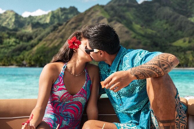 Private lagoon tour (rays, sharks, turtles) by boat in Moorea - Rays, sharks, and the Papetoai sandbank