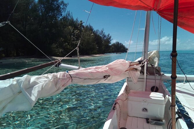 Private Moorea Discovery Half-day Sailing - Fruit, drinks, and the small comforts