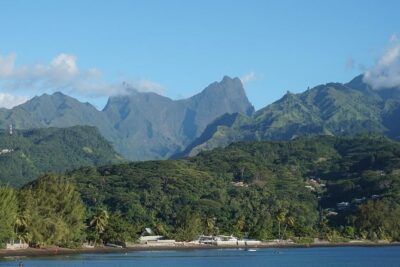 Private Tahiti Circle Island – Waterfalls, Black Sand & Views