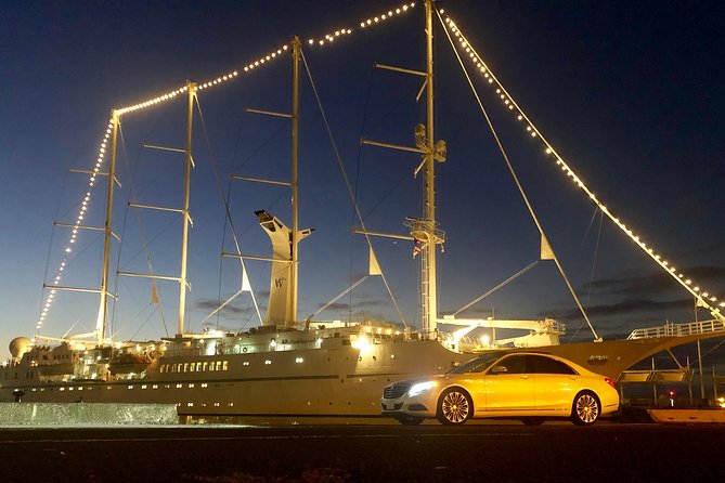Private transfer Airport, Hotels, Pensions, Ferry, Restaurants - A driver who can make arrival feel easier