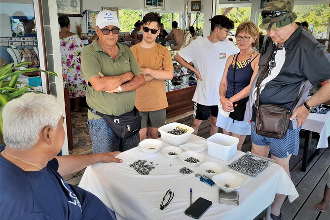 Raiatea-Beautiful Black Pearl of Tahiti and the Vanilla of Tahaa - Guides, language, and group size