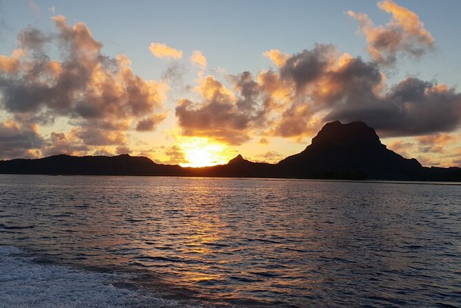 Reef Discovery Private Sunset Cruise in Bora-Bora - A private boat makes the evening feel personal