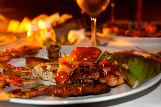 Romantic Private Sunset and Motu Dinner for Two - What the Three-Course Meal Includes